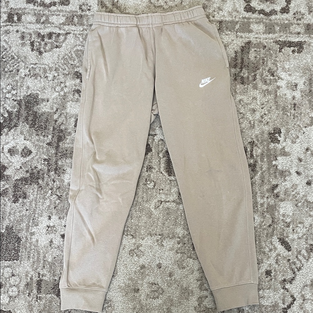 Nike Mens fleece Joggers (Khaki)